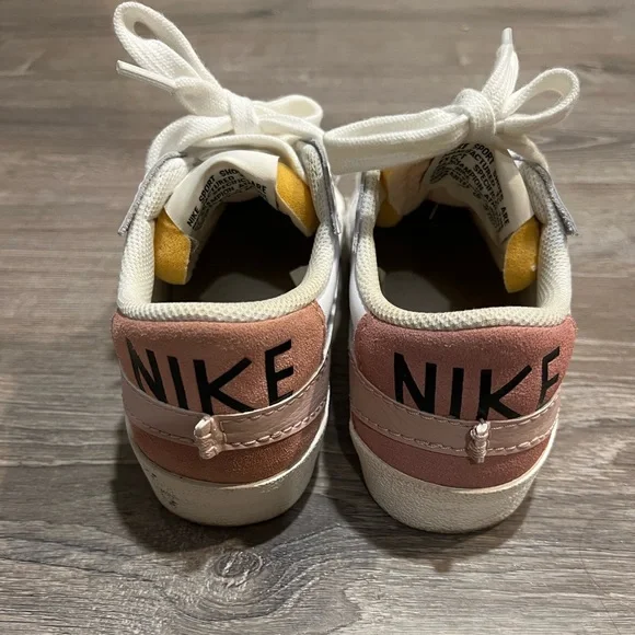 Nike Blazer Low 77 Sneaker - Picture 2 of 5